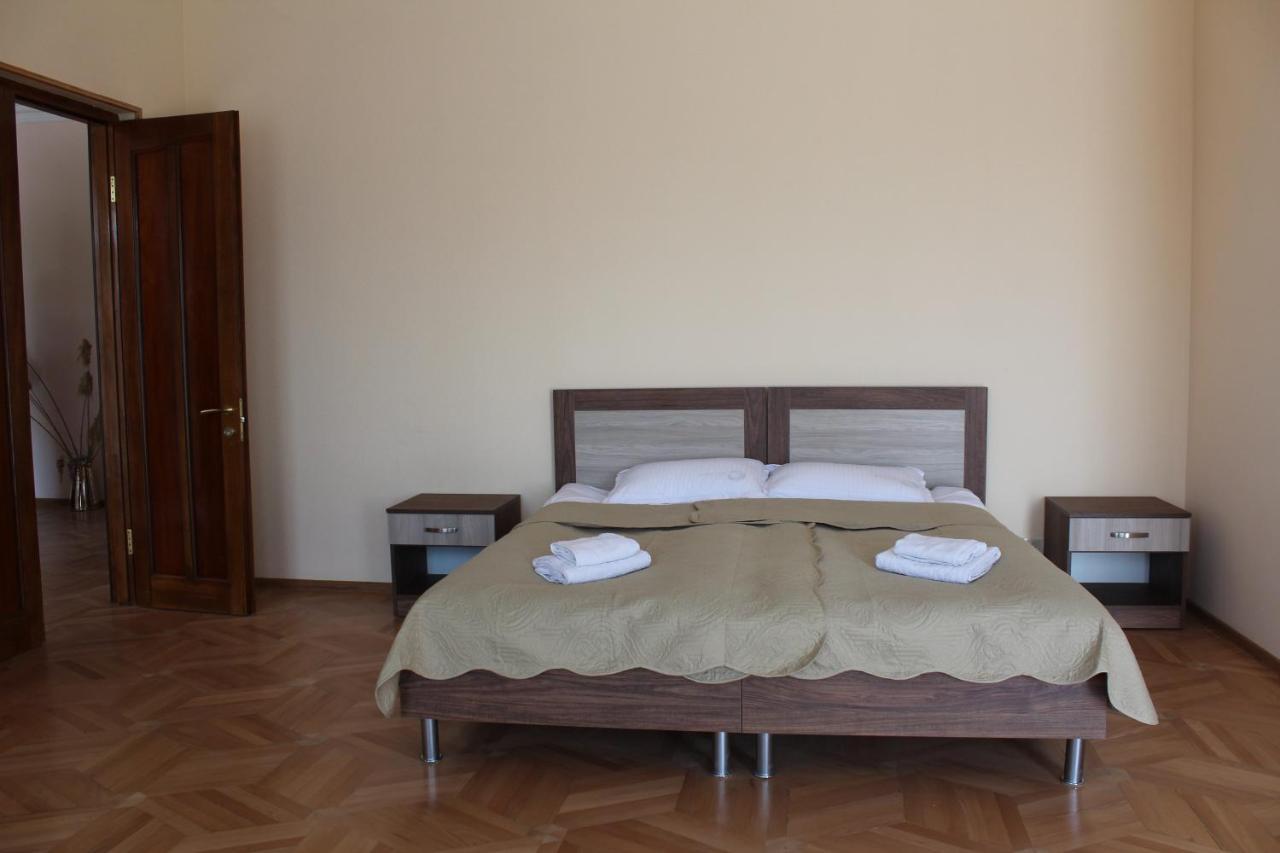 Big House Hotel Tbilisi Ngoại thất bức ảnh