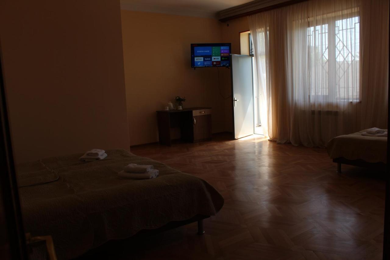 Big House Hotel Tbilisi Ngoại thất bức ảnh