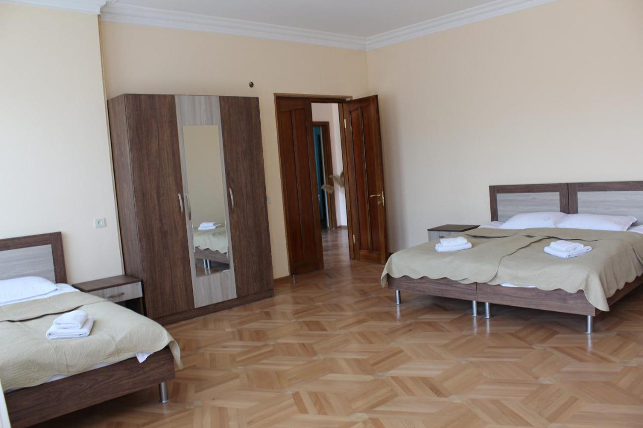 Big House Hotel Tbilisi Ngoại thất bức ảnh